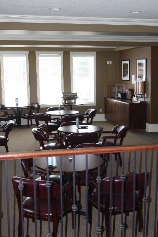 Lakeview Inns & Suites - Edson Airport West Kültér fotó